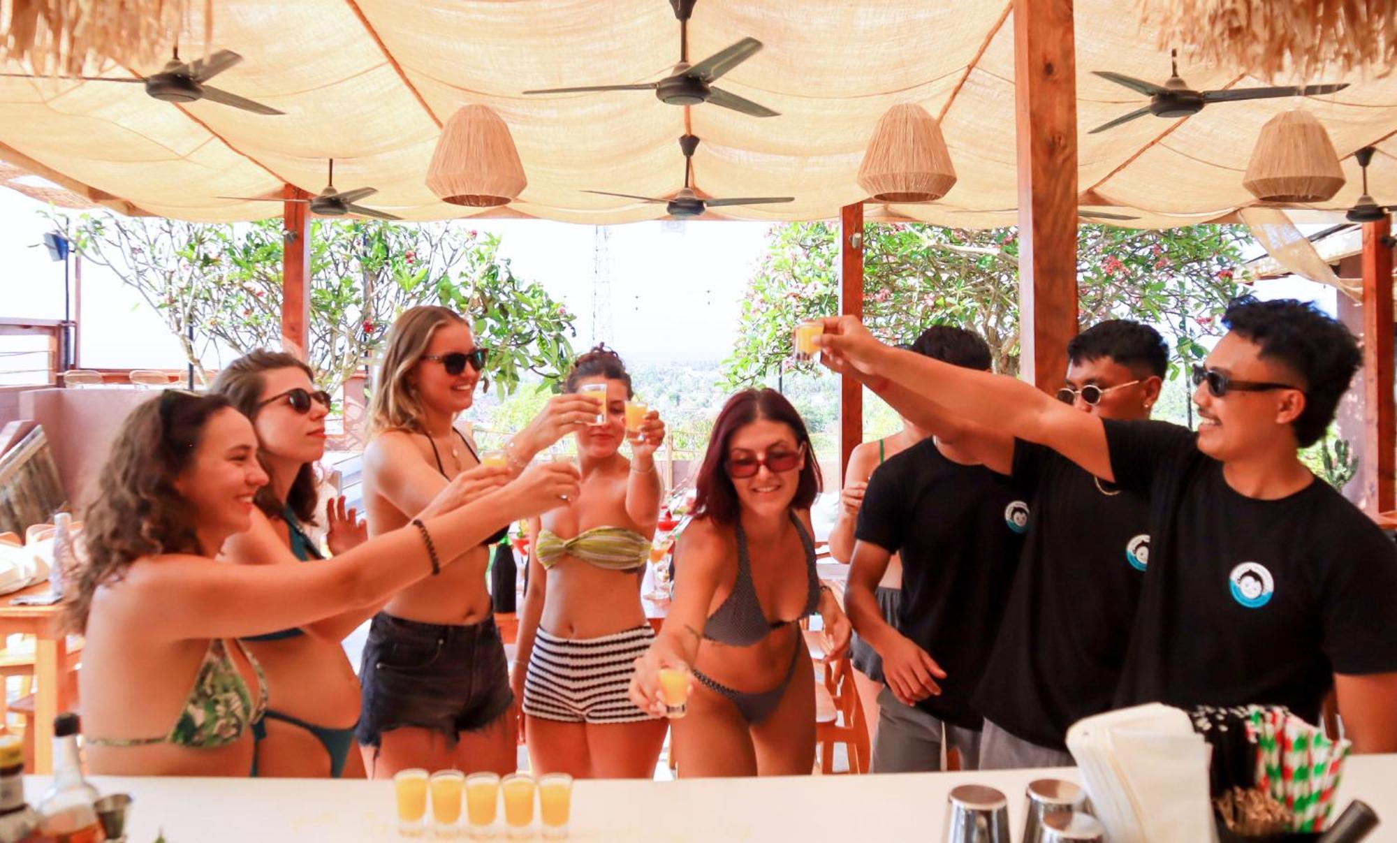 Mad Monkey Nusa Lembongan Dış mekan fotoğraf